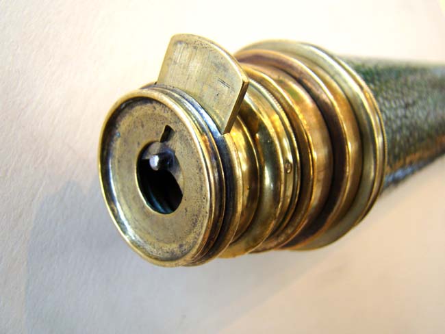 A RARE and early Peter and John Dollond shagreen and card three-draw telescope circa 1760-1780 — image 4